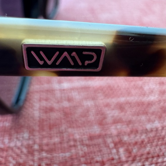 WMP Modern One Tortoise Sunglasses. NWT. With Lint Free Bag for storage - Picture 7 of 8